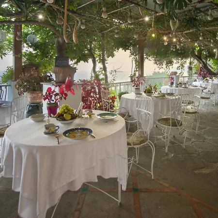 Il Barilotto 3* بوسيتانو